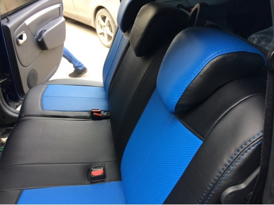 Авточехлы на Lada Largus