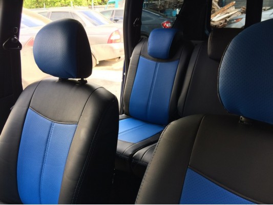 Авточехлы на Lada Largus