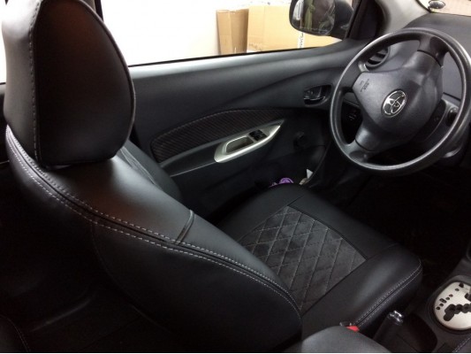 Авточехлы на Toyota Yaris