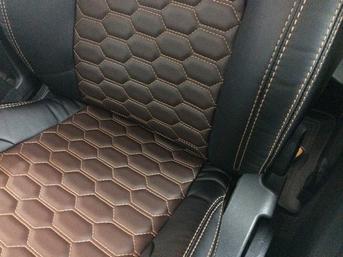 Процесс установки каркасных авточехлов Dress4car