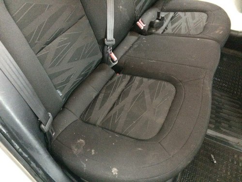 Процесс установки каркасных авточехлов Dress4car