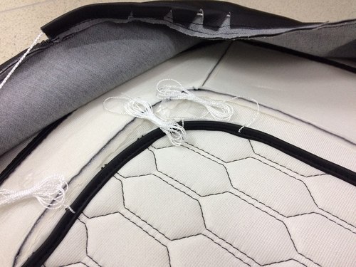 Процесс установки каркасных авточехлов Dress4car